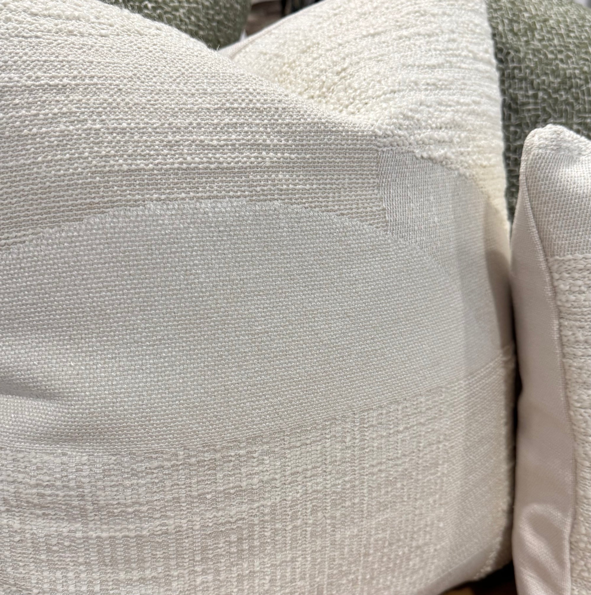 ZANDERS 016 | Cushion Story