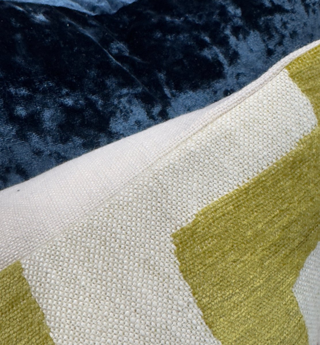 designer cushion & throw pillow in ZANDERS 009 | Cushion Story by Zanders & Co