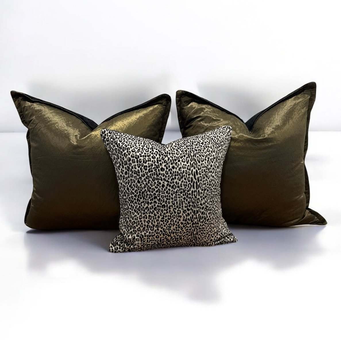 designer cushion & throw pillow in ZANDERS 017 | Cushion Story by Zanders & Co