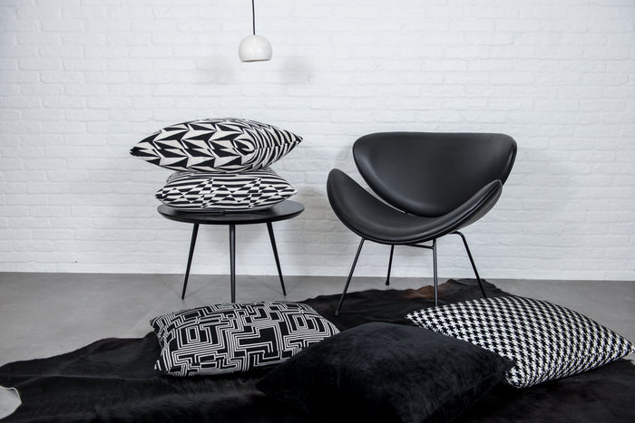 Monochrome