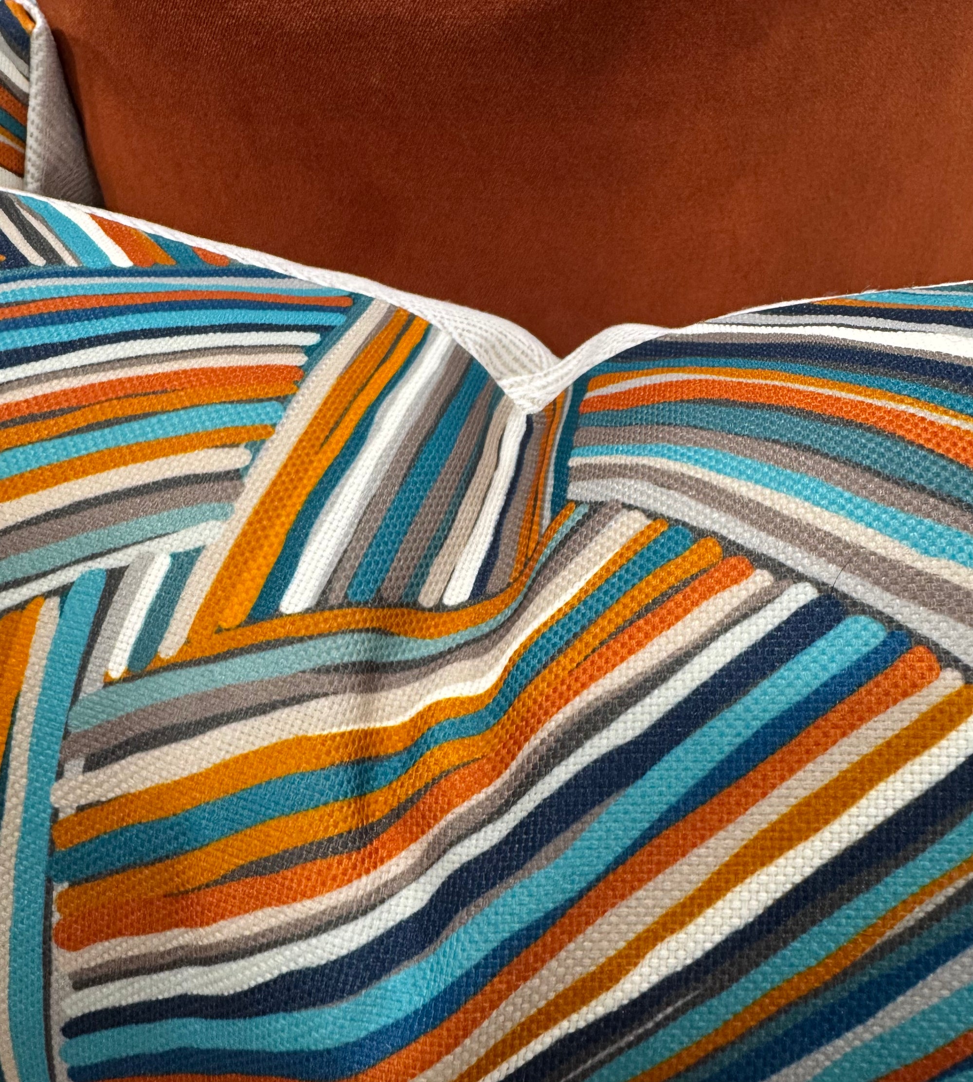 ZANDERS 013 | Cushion Story