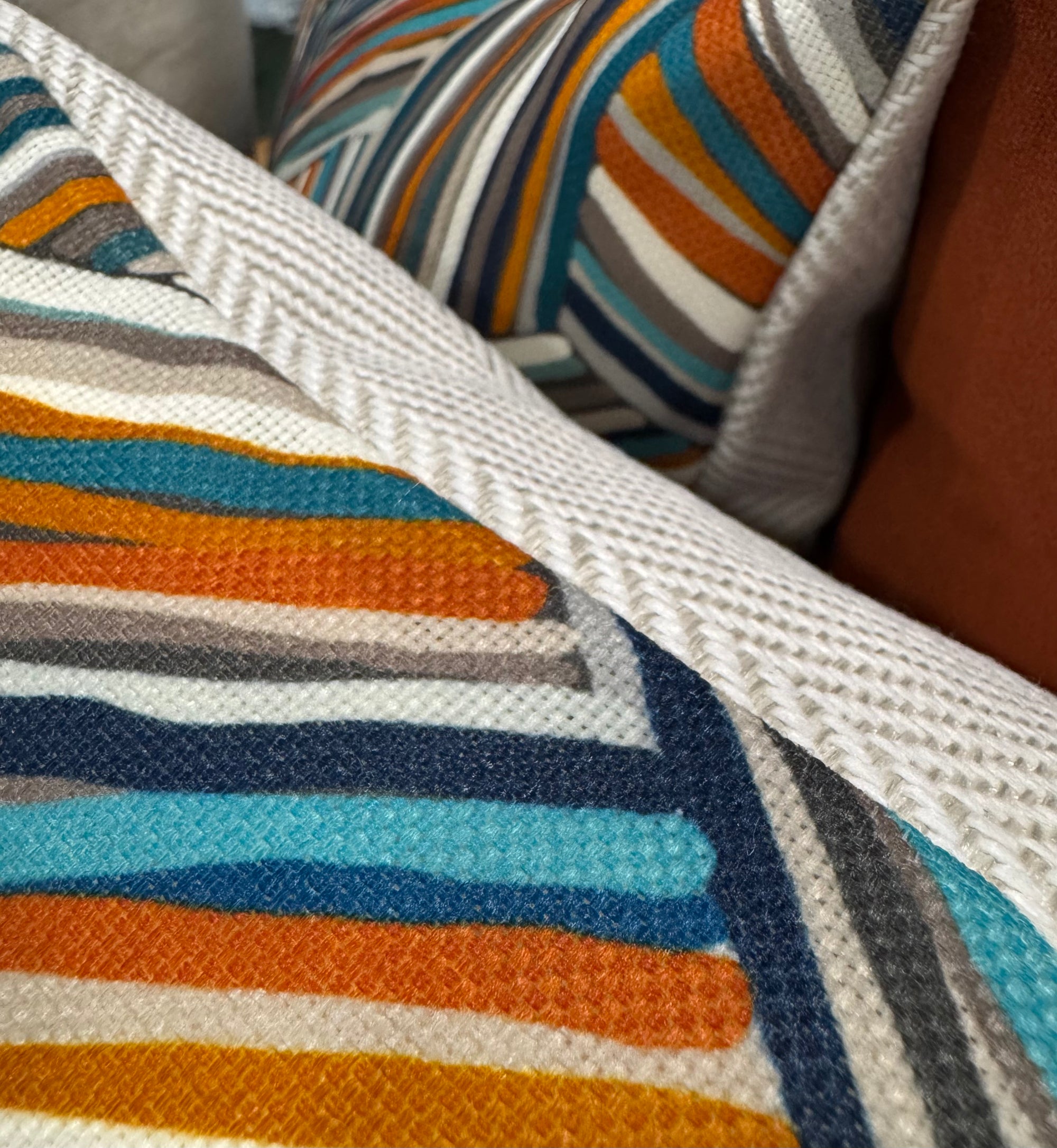 ZANDERS 013 | Cushion Story