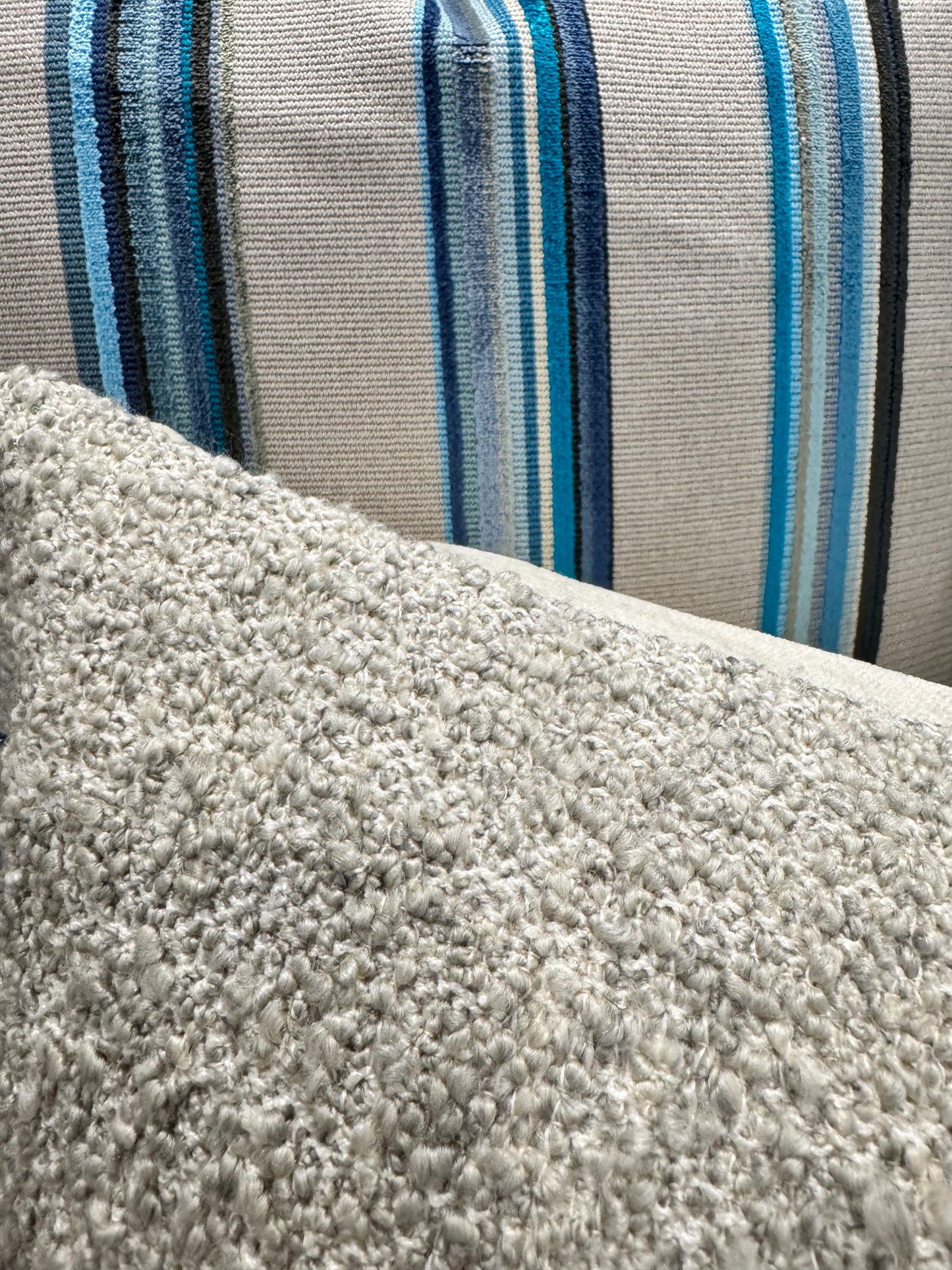 ZANDERS 018 | Cushion Story