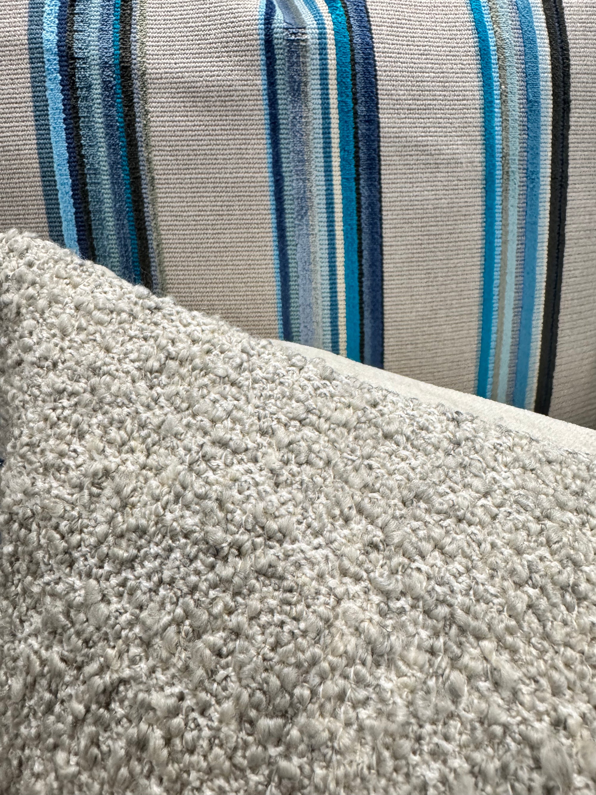 ZANDERS 018 | Cushion Story