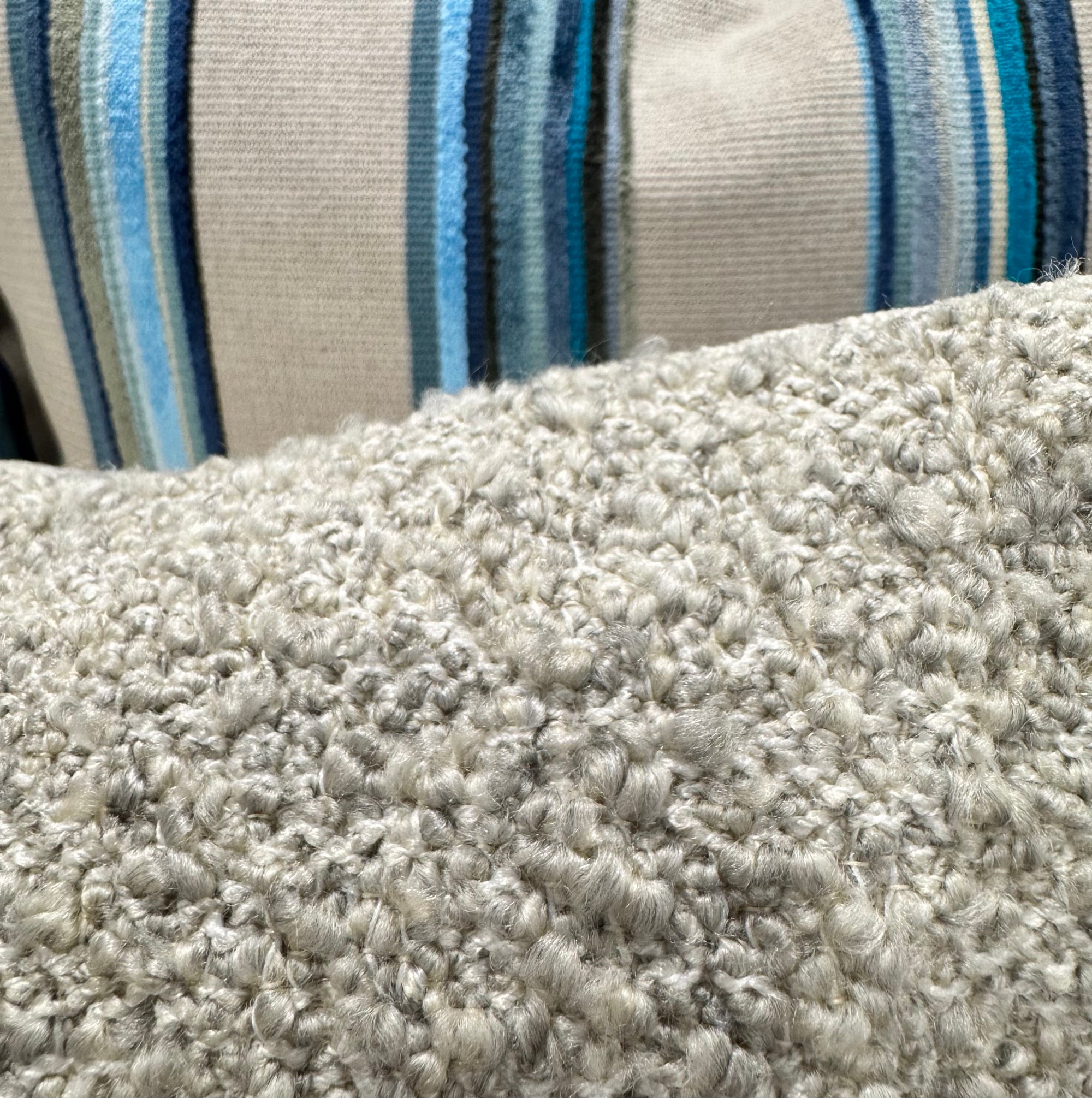 ZANDERS 018 | Cushion Story