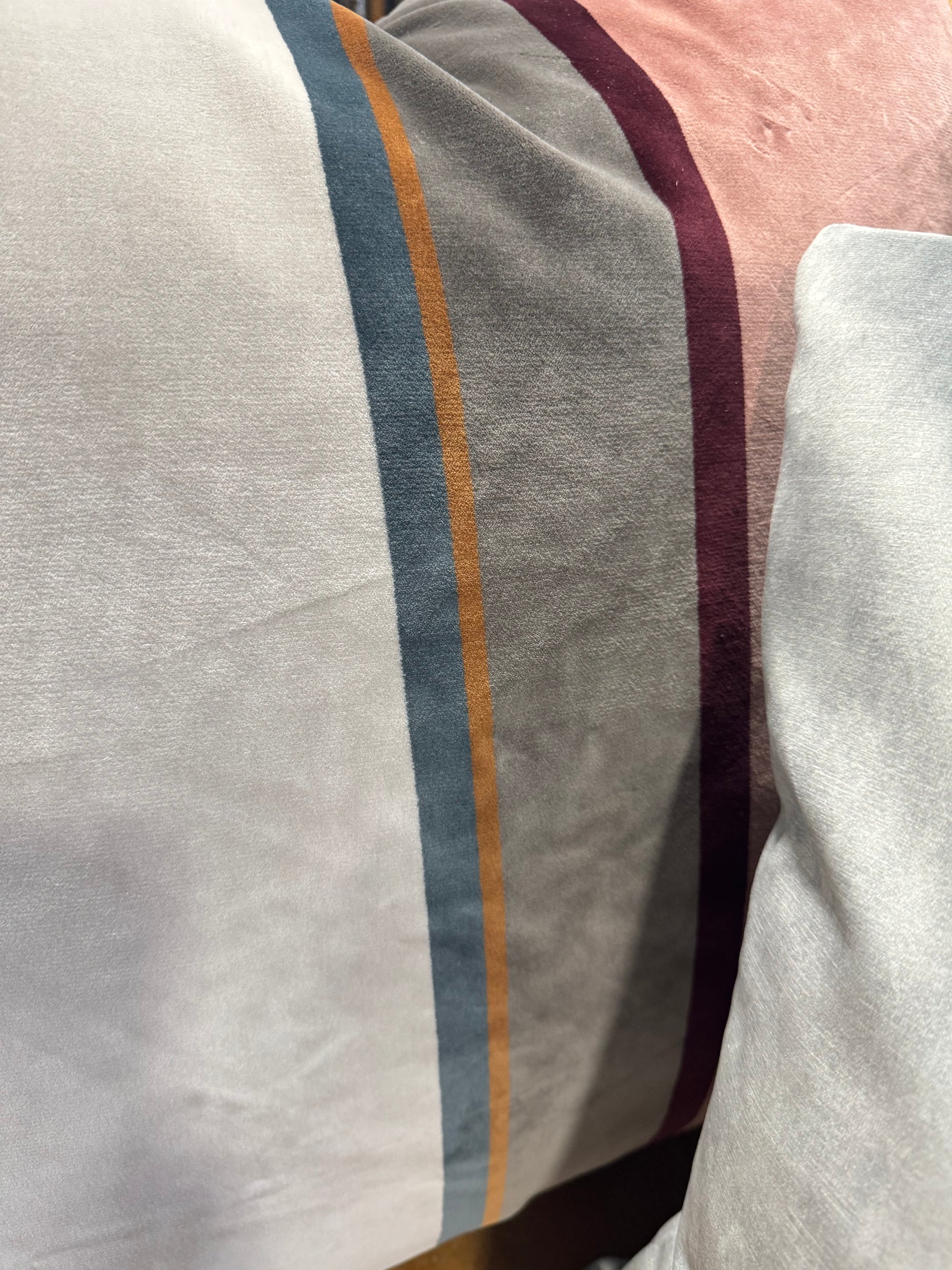 ZANDERS 004 | Cushion Story