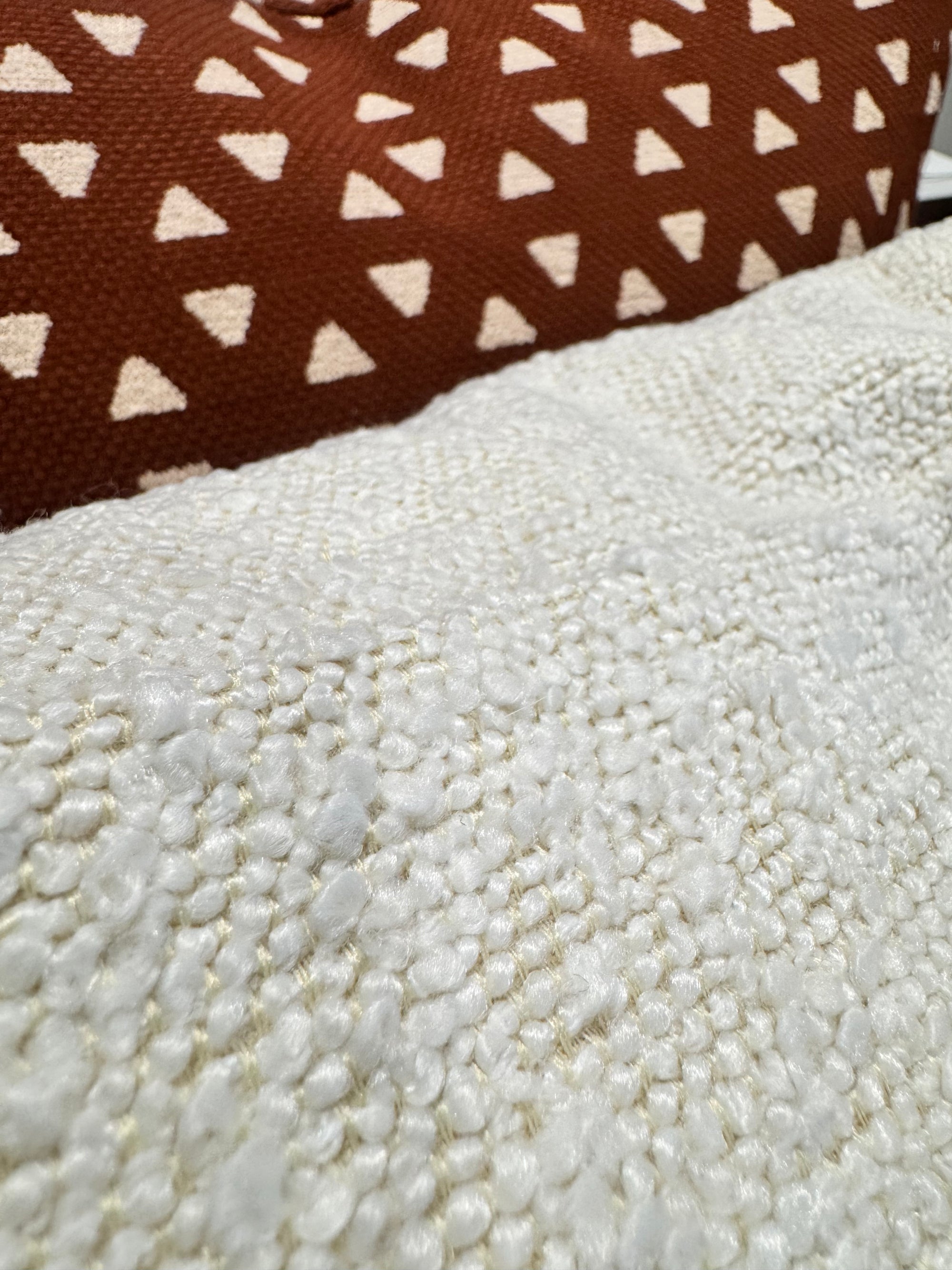 ZANDERS 008 | Cushion Story