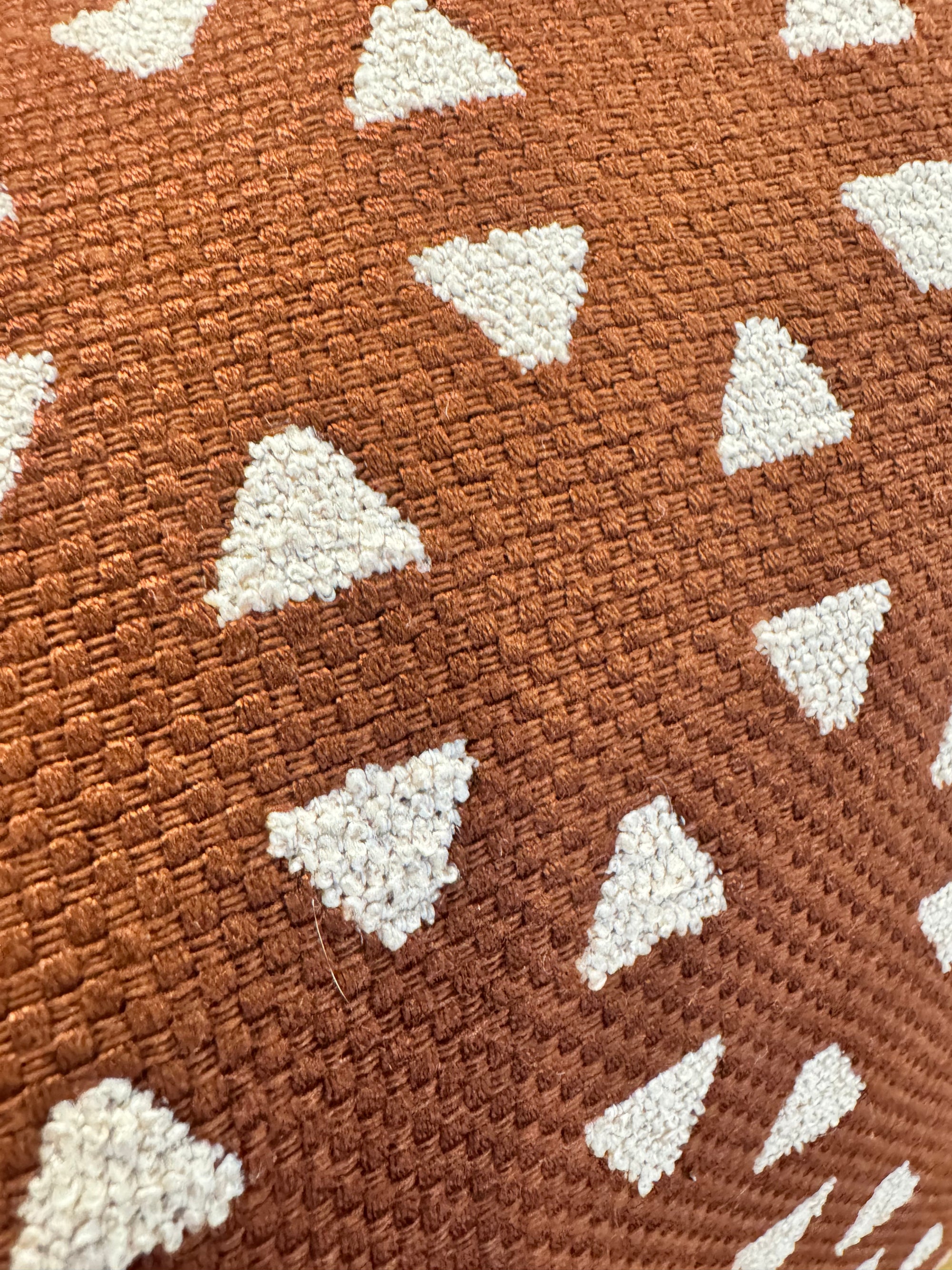 ZANDERS 008 | Cushion Story