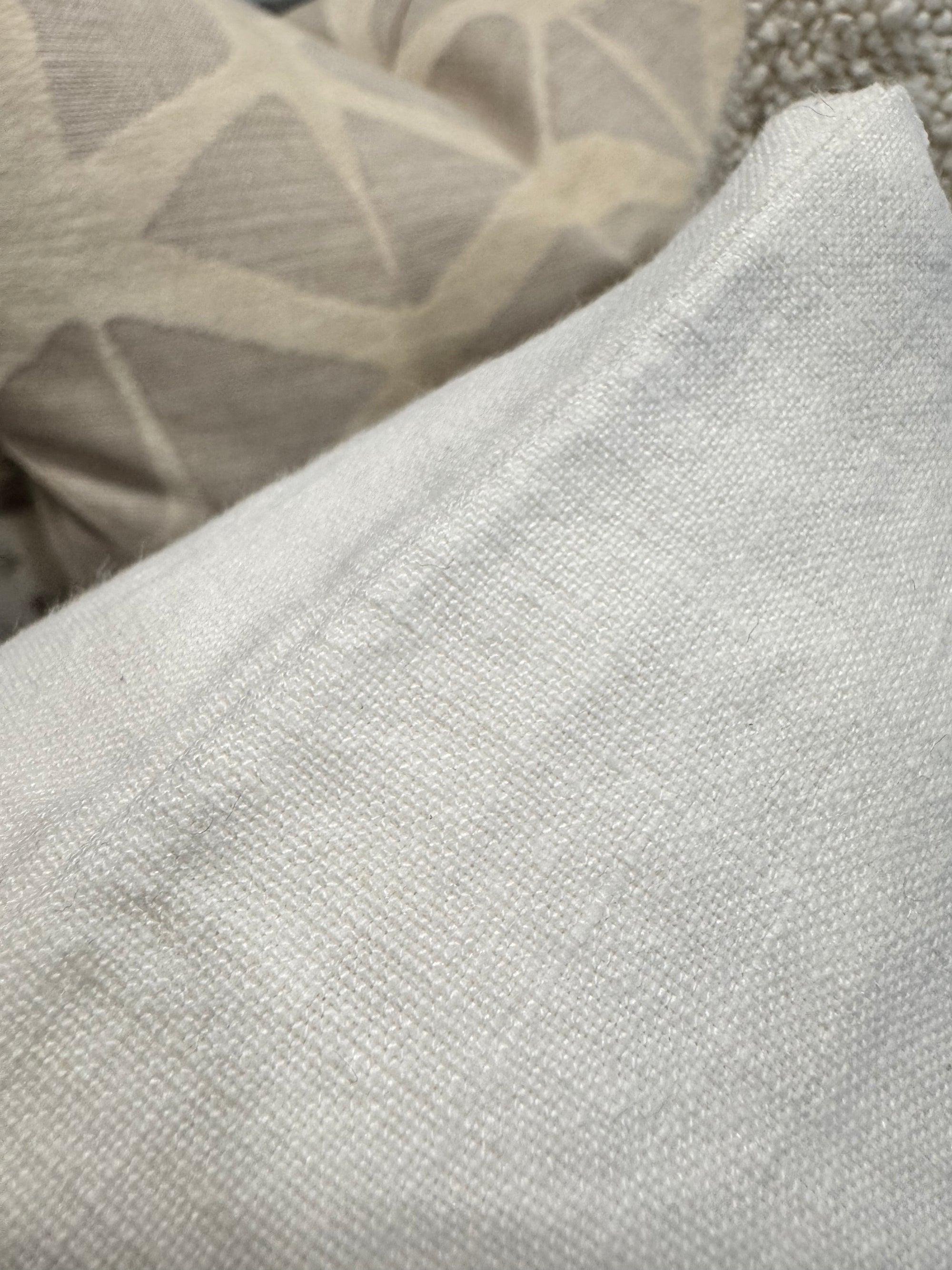 ZANDERS 011 | Cushion Story