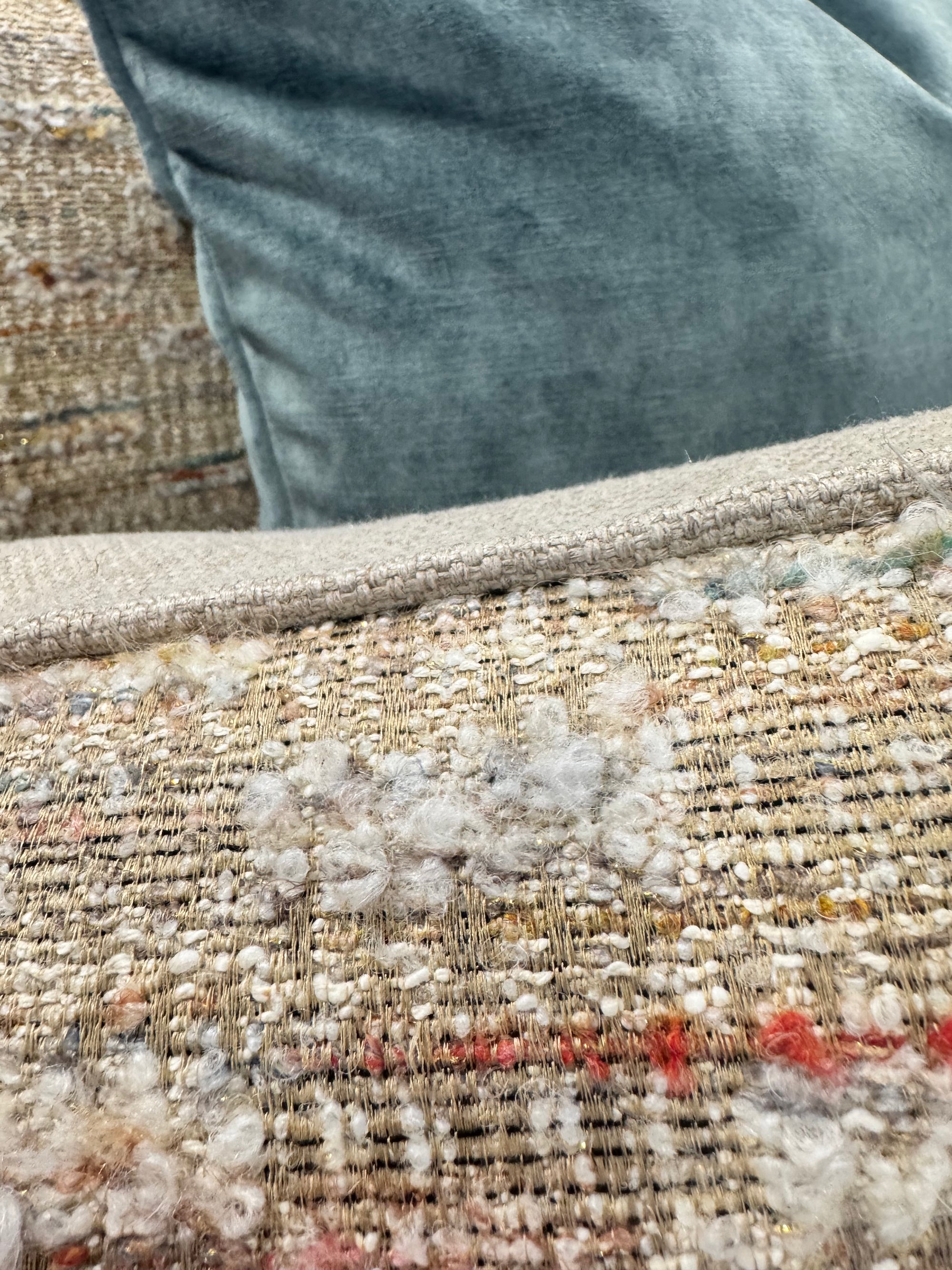 ZANDERS 012 | Cushion Story