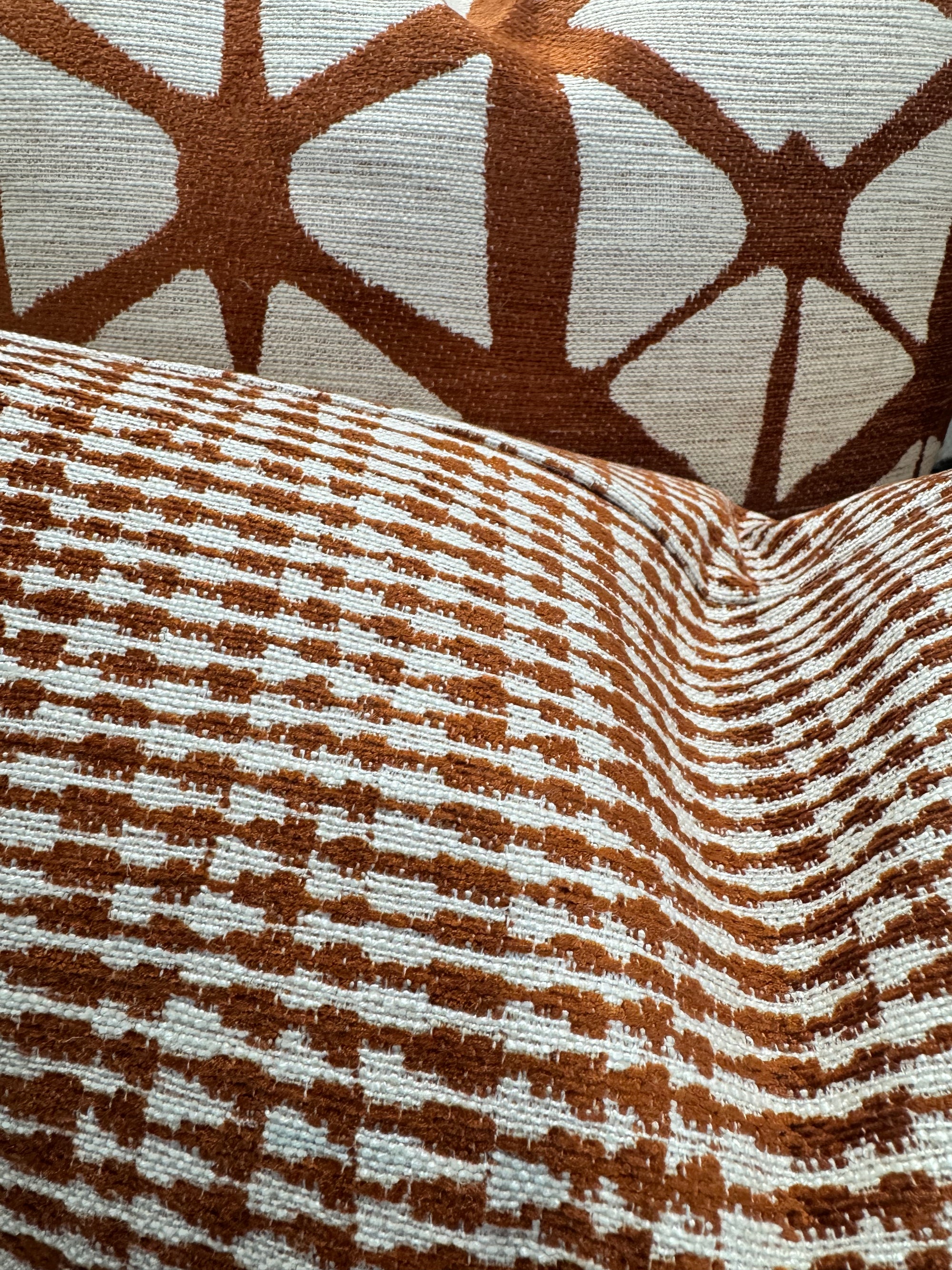 ZANDERS 019 | Cushion Story