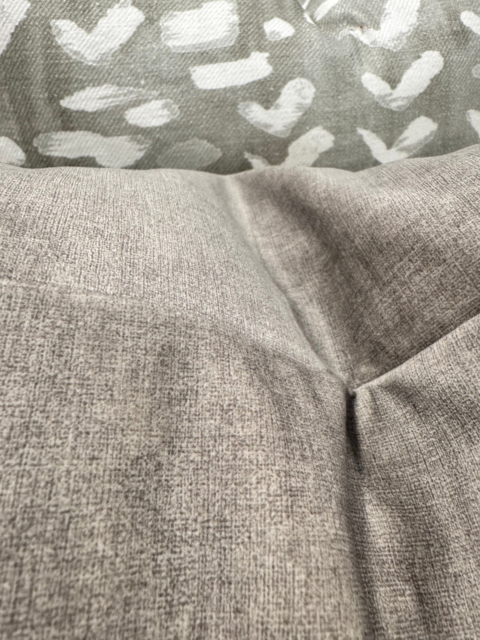 ZANDERS 022 | Cushion Story