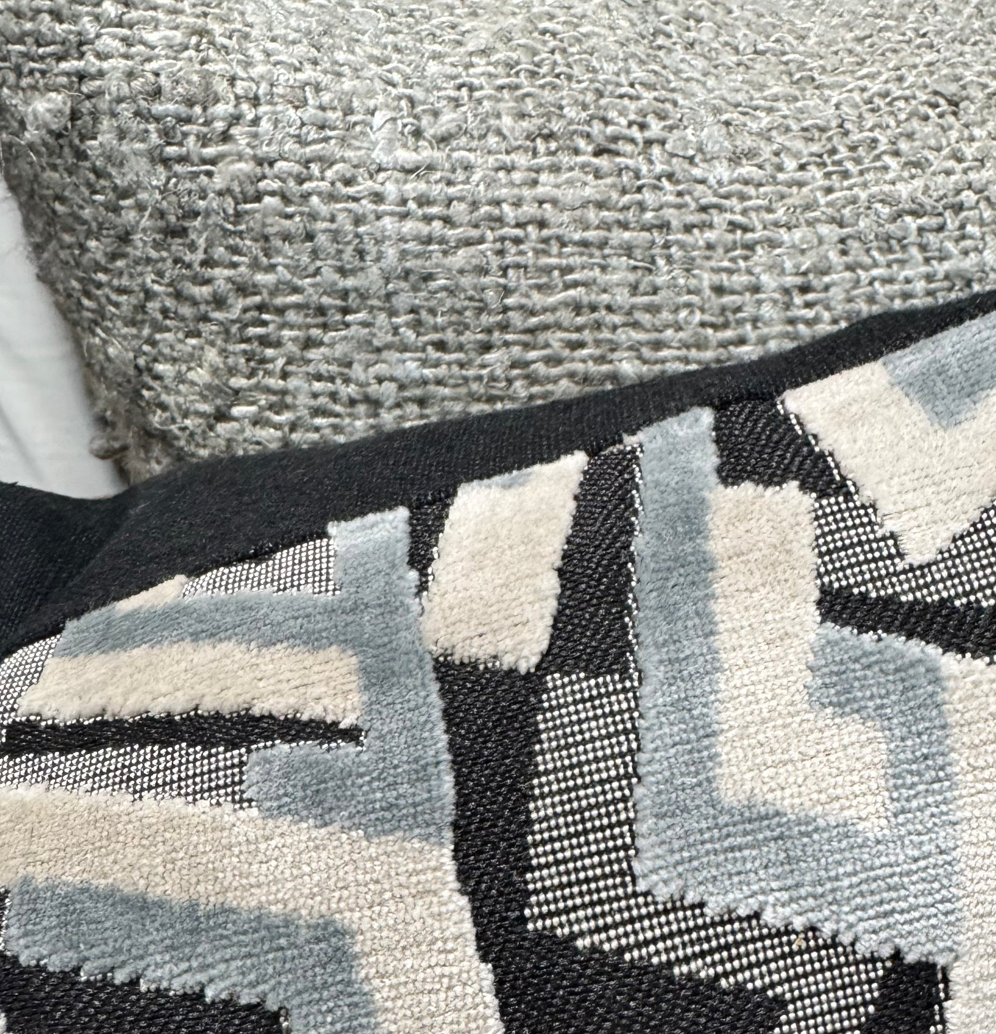 ZANDERS 008 | Cushion Story