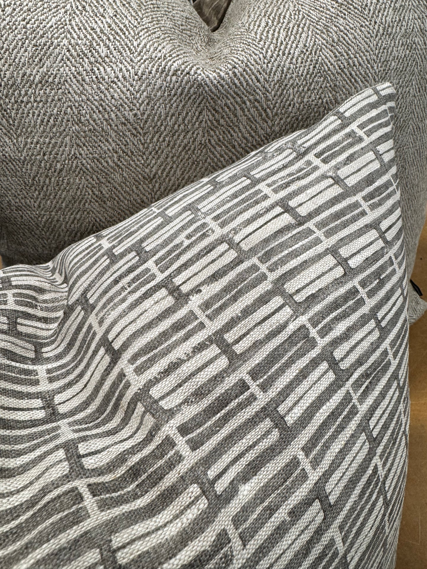 ZANDERS 019 | Cushion Story