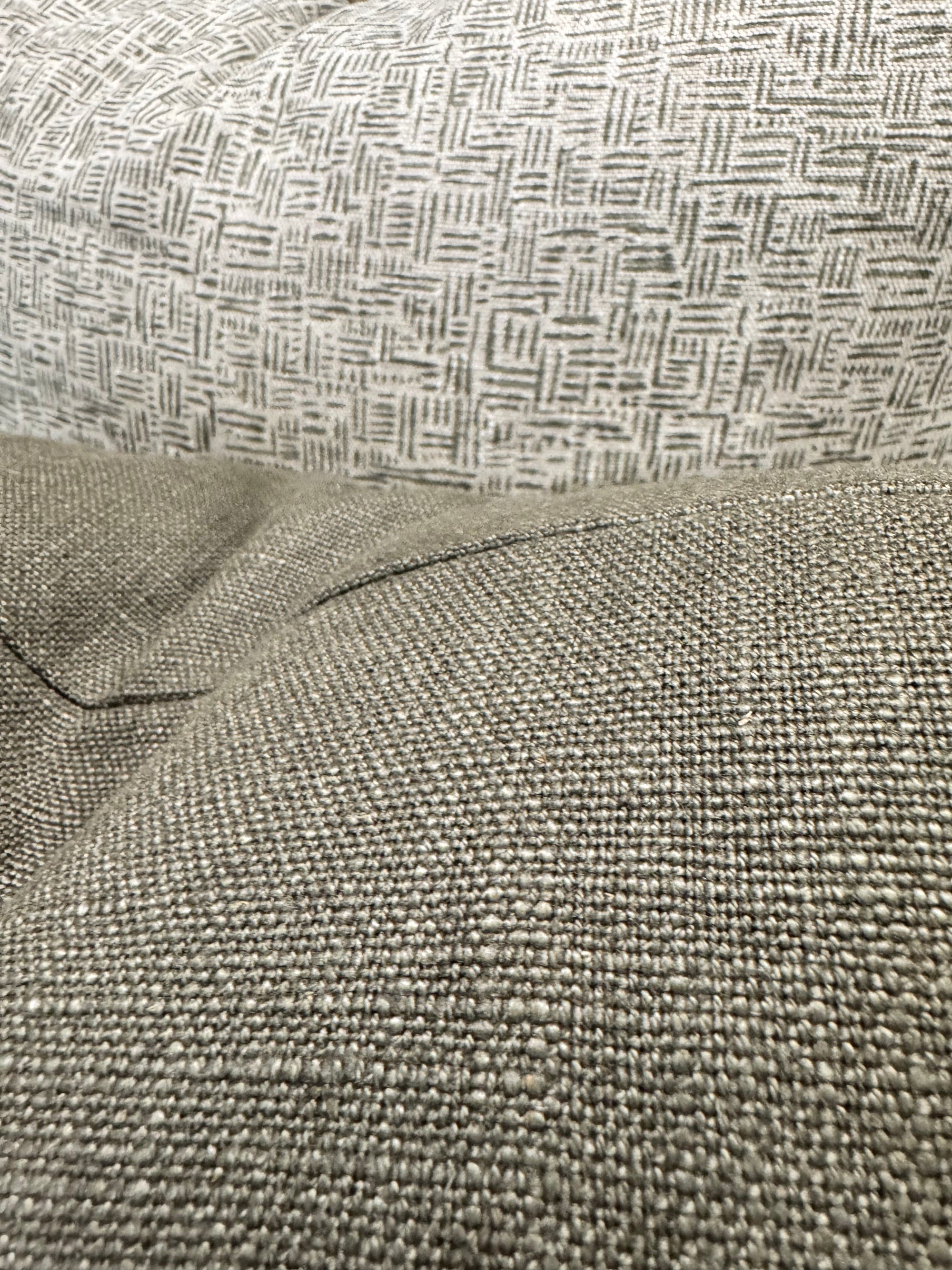 ZANDERS 019 | Cushion Story