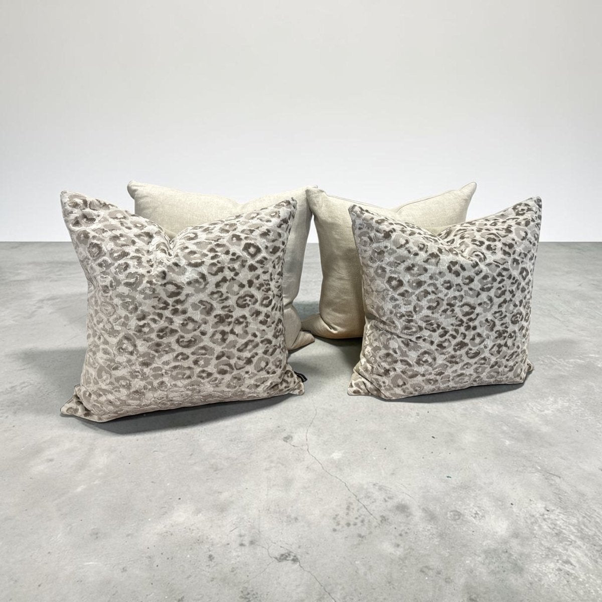 designer cushion & throw pillow in ZANDERS 007 | Cushion Story by Zanders & Co