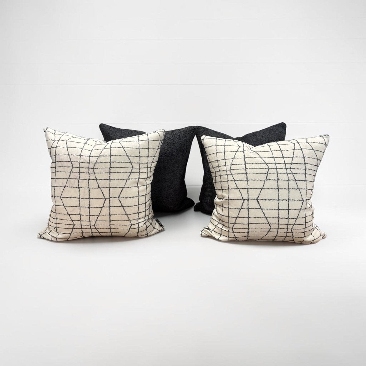 designer cushion & throw pillow in ZANDERS 008 | Cushion Story by Zanders & Co