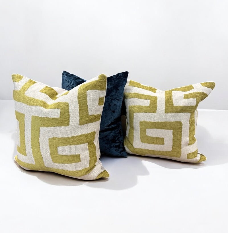 designer cushion & throw pillow in ZANDERS 009 | Cushion Story by Zanders & Co