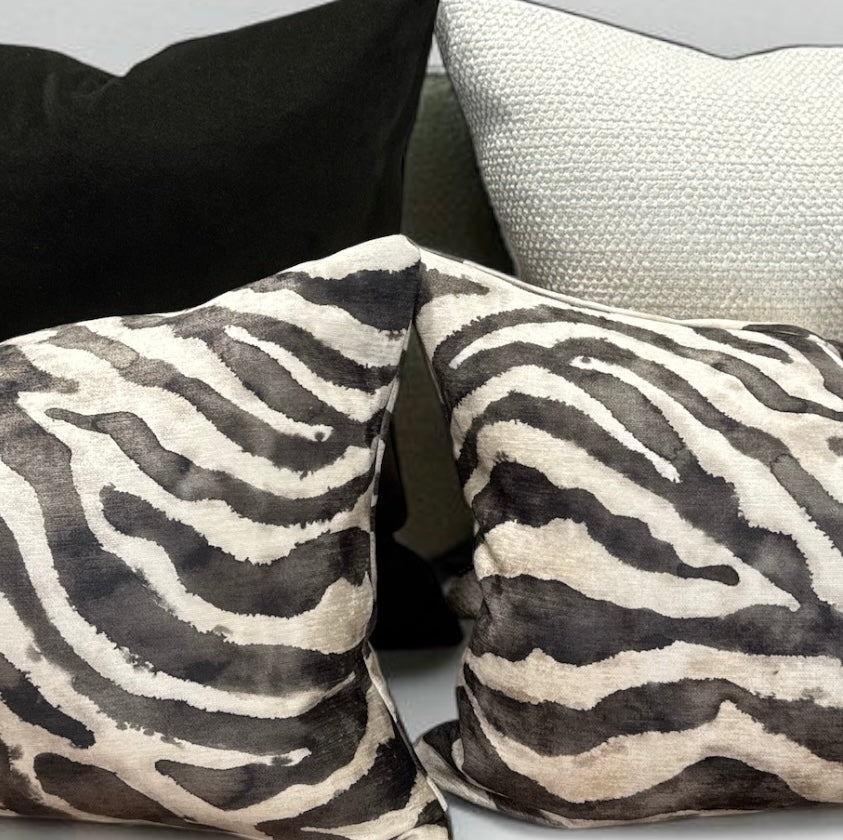 designer cushion & throw pillow in ZANDERS 017 | Cushion Story by Zanders & Co