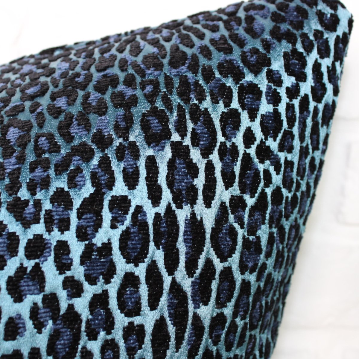 designer cushion & throw pillow in Leopardo | Sapphire by Zanders & Co